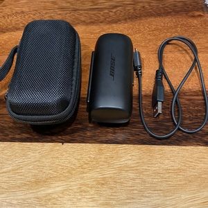 Bose Headphone Charging Case